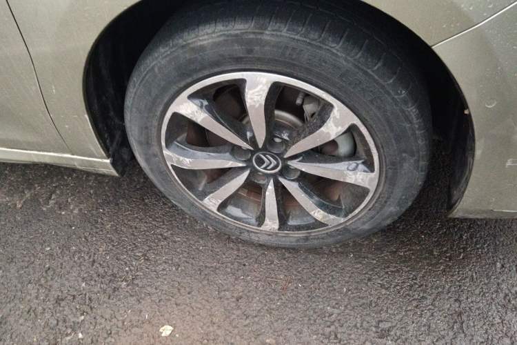 Used Citroen C4 Sega 2016 1.2THP Automatic Flagship Model Right Front Wheel Hub