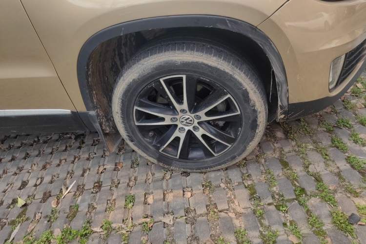 Used Volkswagen Tiguan 2012 1.8TSI Automatic Two-Wheel Drive Elite Edition Right Front Wheel Hub