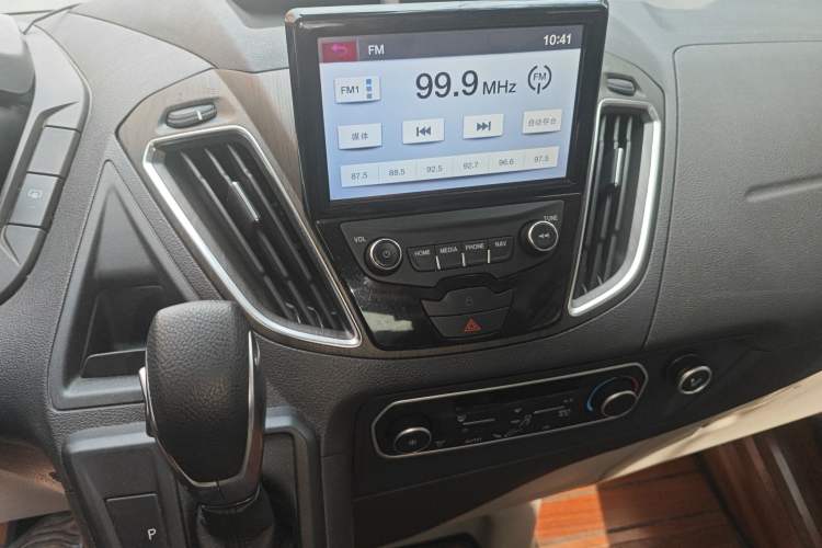 Used Ford Tourneo Custom 2017 2.0T Automatic Elite Version
