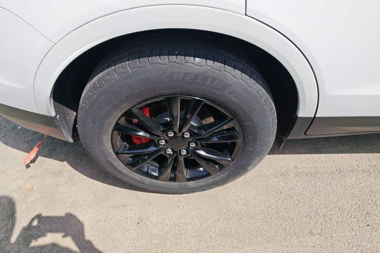 Used Cadillac XT5 2021 2.0T Two-Wheel Drive Luxury Version Right Rear Wheel Hub