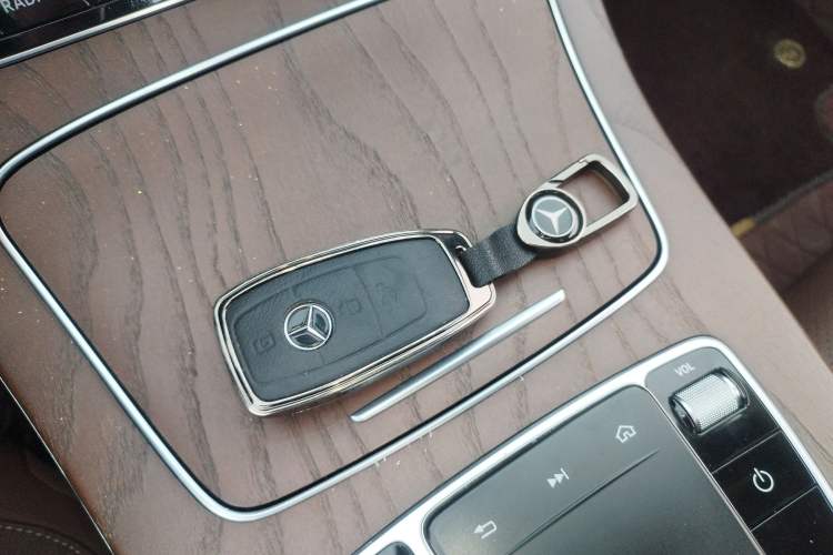 Used Mercedes-Benz E-Class 2020 Facelift E 300 L Stylish Edition Vehicle Key