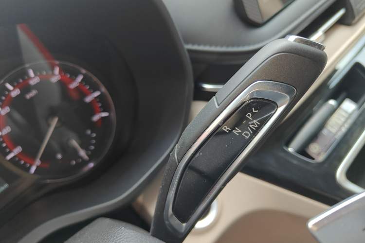 Used SAIC MAXUS V90 RV 2021 Traveler V90