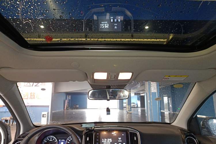 Used Kia kx1 Stonic 2021 1.4L CVT Sunroof Model Headliner