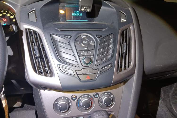 Used Ford Focus 2012 Hatchback 1.6L Automatic Comfort Model Audio And AC Panel