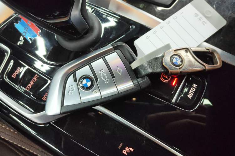 Used BMW 5 Series 2022 Second Facelift 525Li M Sport Package
