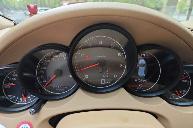 Used Porsche Cayenne  Instrument Cluster