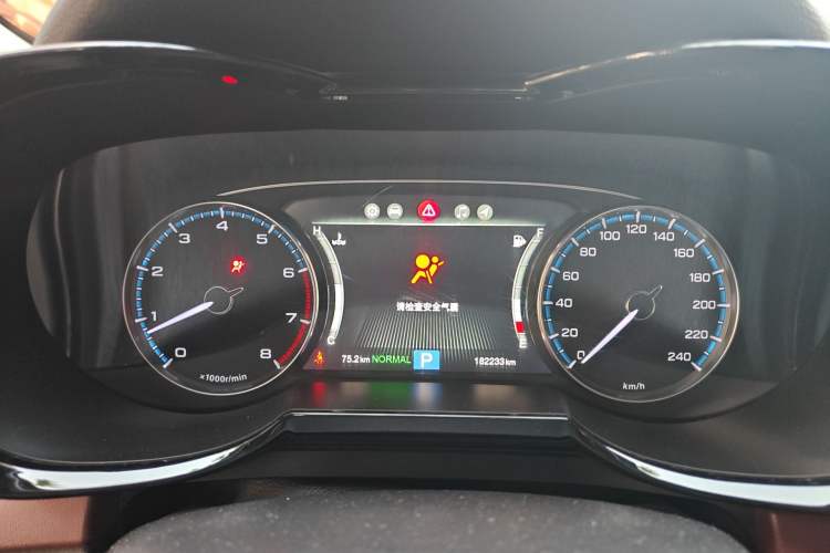 Used GAC Trumpchi GS8 2017 320T Two-Wheel Drive Luxury Smart Connectivity Version (7 Seats) Instrument Cluster
