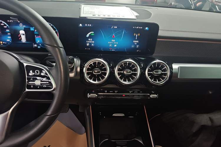 Used Mercedes-Benz GLB 2021 GLB 200 Dynamic Edition Audio And AC Panel