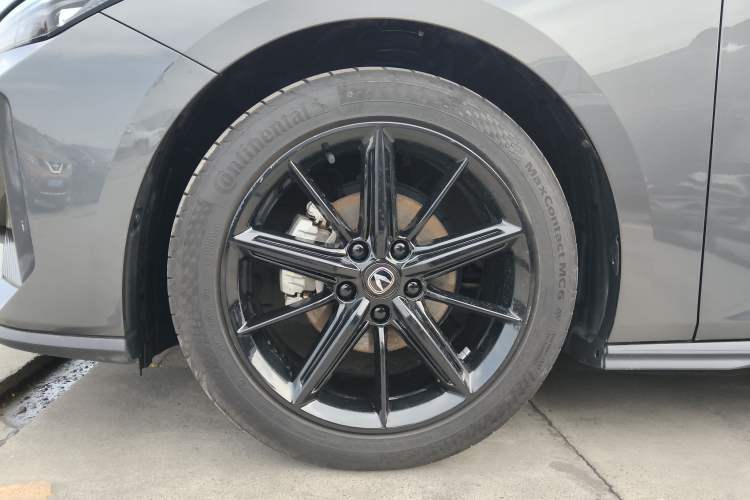 Used Changan UNI-V 2022 1.5T Prestige Version