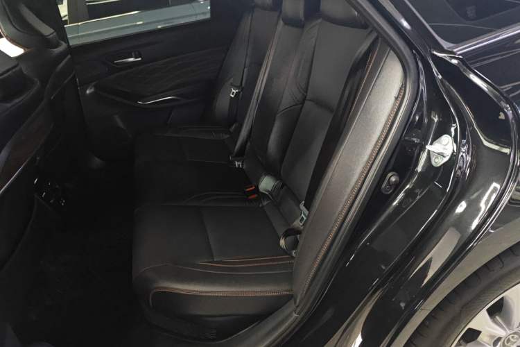 Used Toyota Avalon 2024 Dual-Motor 2.0L Premium Edition
