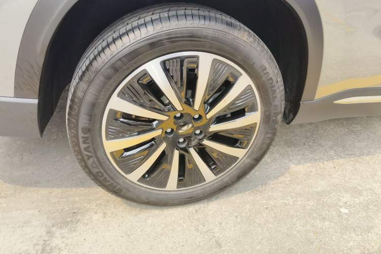 Used Chery Fengyun T8 2025 1.5T 130 km Luxury Edition 5-Seater Right Rear Wheel Hub