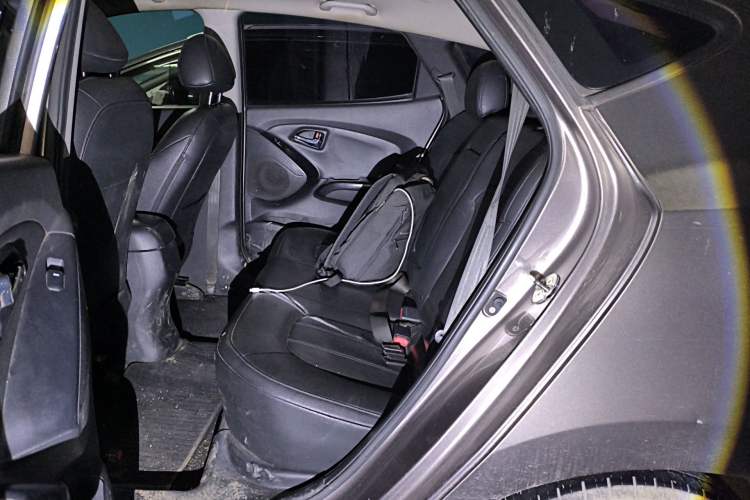 Used Hyundai ix35 2015 2.0L Automatic 2WD Smart Version China V Standard Left Rear Seat