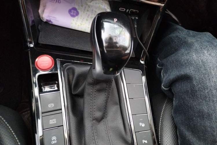 Used Volkswagen Passat 2022 330TSI Luxury Edition Gear Lever