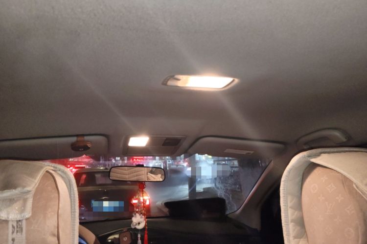 Used Nissan Tiida 2011 1.6L CVT Luxury Edition Headliner