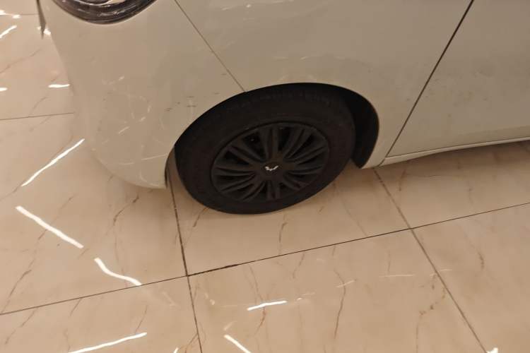 Used Wuling Hongguang MINIEV 2025 Four-Door Version Advanced Edition Exterior 4