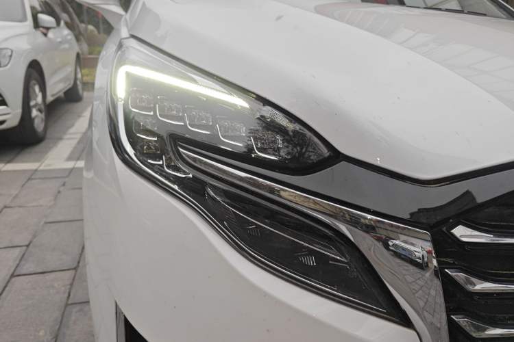 Used Buick GL8 2023 ES Lu Zun Deluxe Model
