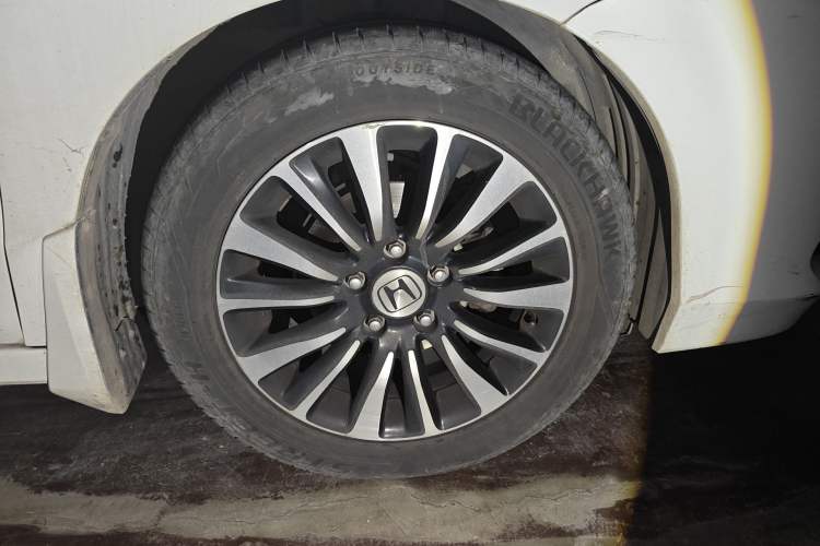 Used Honda Crider 2013 1.8L automatic luxury edition