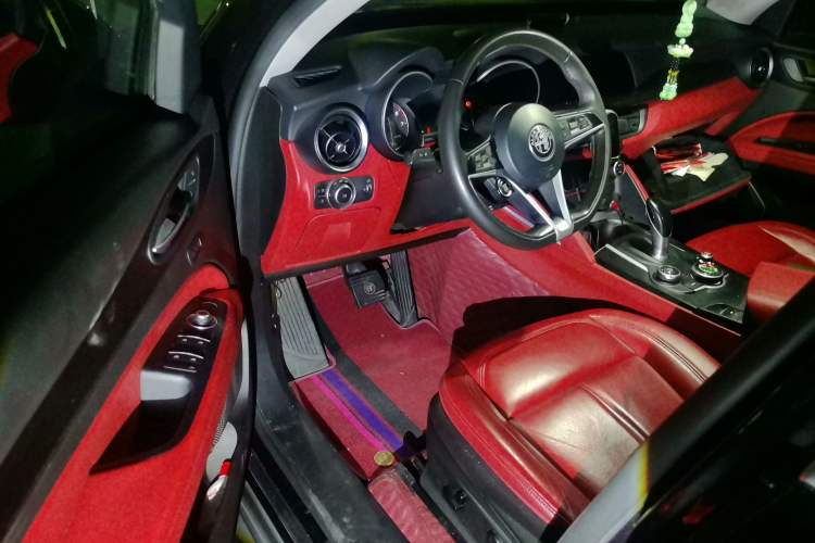 Used Alfa Romeo Stelvio 2017 2.0T 200HP Luxury Edition
