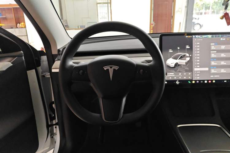 Used Tesla Model Y 2024 Rear-Wheel-Drive Version Steering Wheel