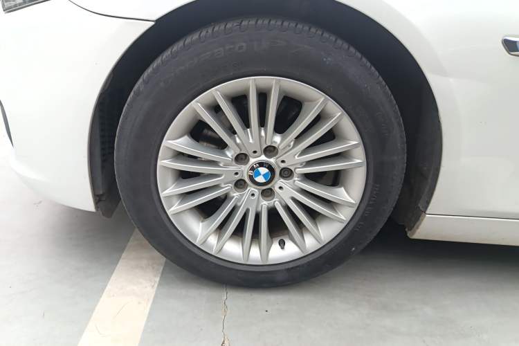 Used BMW 5 Series 2014 525Li Leading Model