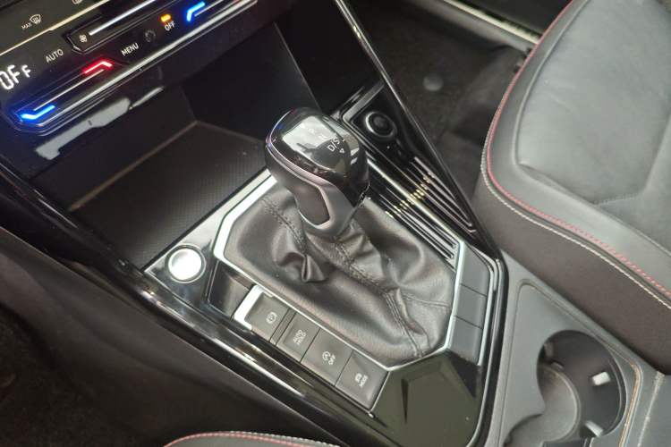 Used Volkswagen Tayron 2020 330TSI Two-Wheel Drive Luxury Smart Connectivity Version Gear Lever