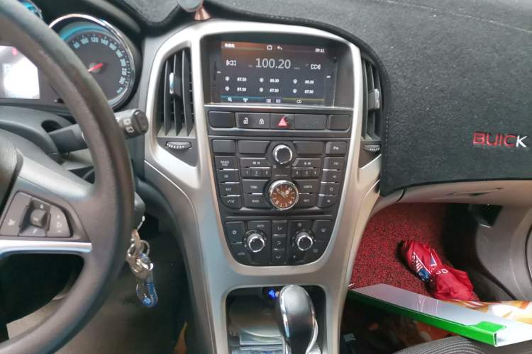 Used Buick GT 2014 XT 1.6L Automatic Fashion Edition Audio And AC Panel