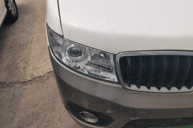 Used Jinbei New Hiace X30L 2021 1.5L Wealth Van Non-Air-Conditioned Version China VI Standard SWC15M
