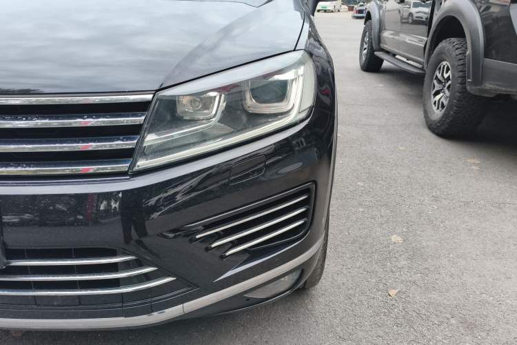 Used Volkswagen Touareg 2016 3.0 TSI High-End Version Left Front Headlight