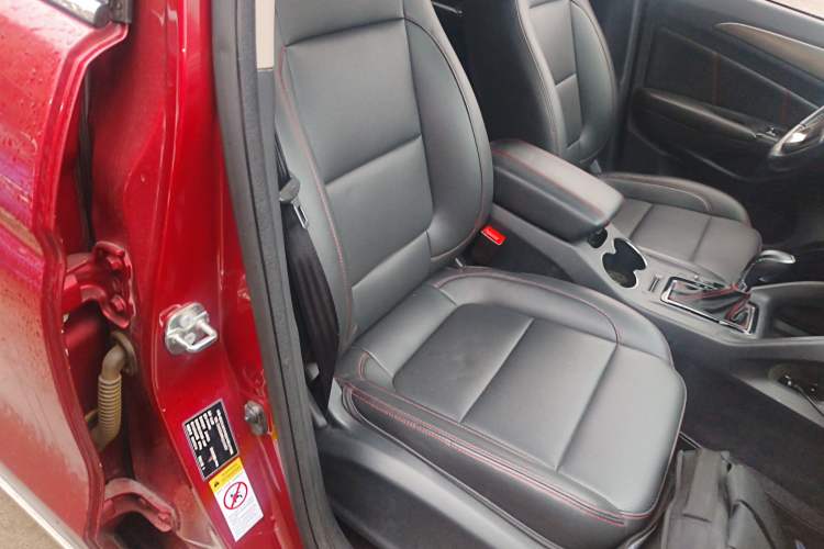 Used Changan CS75 2016 1.8T Automatic Elite Model China IV Standard
