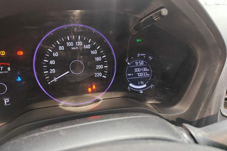 Used Honda Vezel 2019 1.5L CVT Pioneer Edition China VI Odometer Close Up