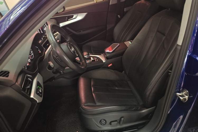 Used Audi A4L 2018 30th Anniversary Edition 40 TFSI Fashion Model
