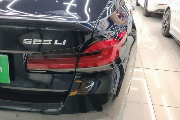 Used BMW 5 Series 2021 525Li M Sport Package