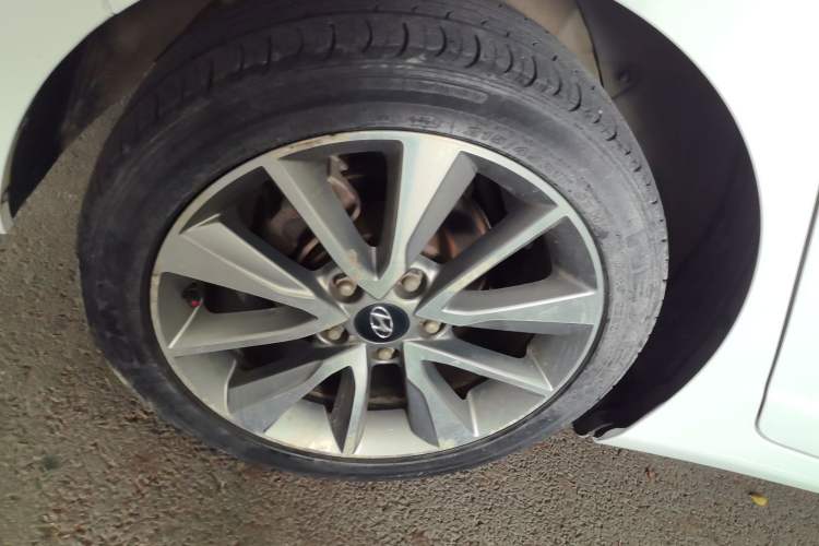 Used Hyundai Elantra (5th Generation / Langdong) 2015 1.6L Automatic Leading Model Exterior 3