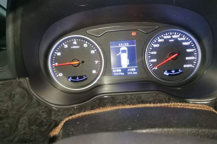 Used JAC Refine M4 2016 2.0L Manual Luxury Smart Version