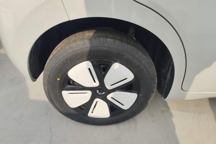 Used Wuling Hongguang MINIEV 2025 Four-Door Version Advanced Edition
