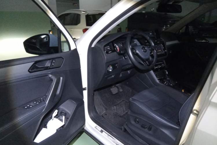 Used Volkswagen Tiguan L 2018 330TSI Automatic Two-Wheel Drive Luxury Edition Driver Seat