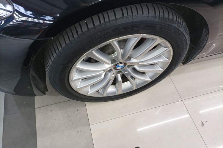 Used BMW 5 Series 2014 525Li Luxury Design Package
