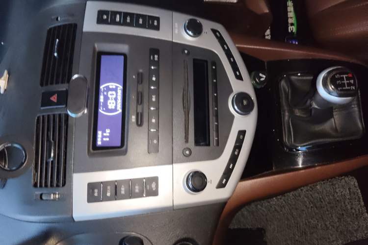 Used BYD S6 2014 2.0L Manual Luxury 5-Seater