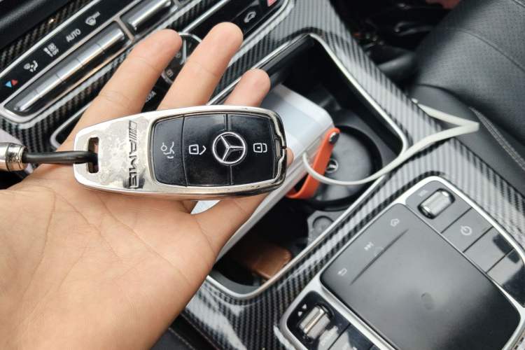 Used Mercedes-Benz E-Class 2019 Facelifted E 300 L Stylish Version Vehicle Key