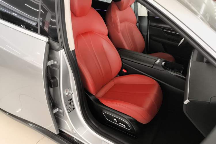 Used XPeng P7 2022 625E Right Front Seat