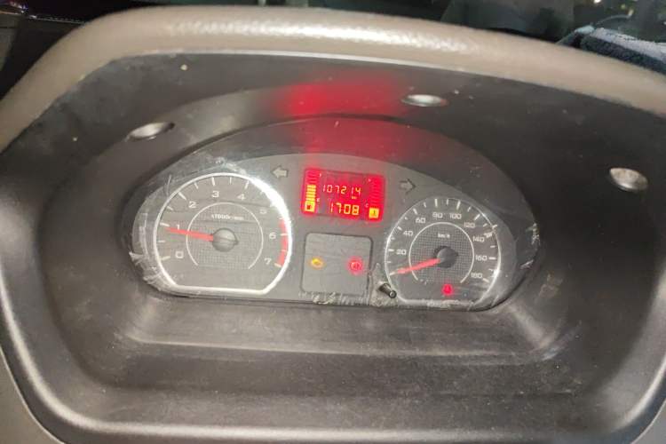 Used Wuling Rongguang 2014 1.2L S Base Model Odometer Close Up