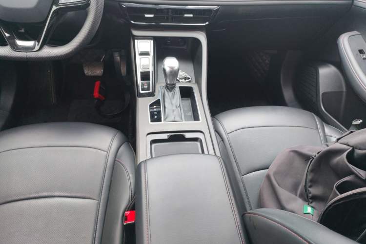 Used Roewe i5 2023 1.5L CVT Luxury Edition
