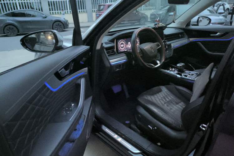 Used Hongqi HS5 2022 Revised Version 2.0T Smart Connect Flagship Edition Driver Seat