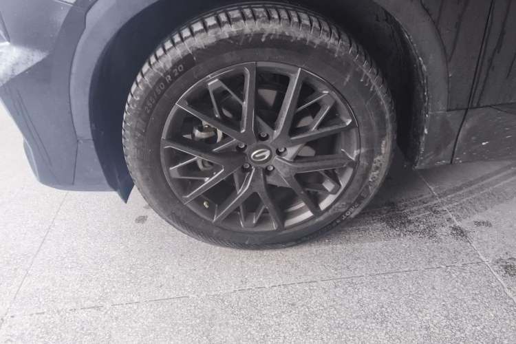 Used GAC Trumpchi GS8 2022 Linghang Series 2.0 TGDI Two-Wheel-Drive Luxury Smart Connectivity Version (7 Seats) Left Front Wheel Hub