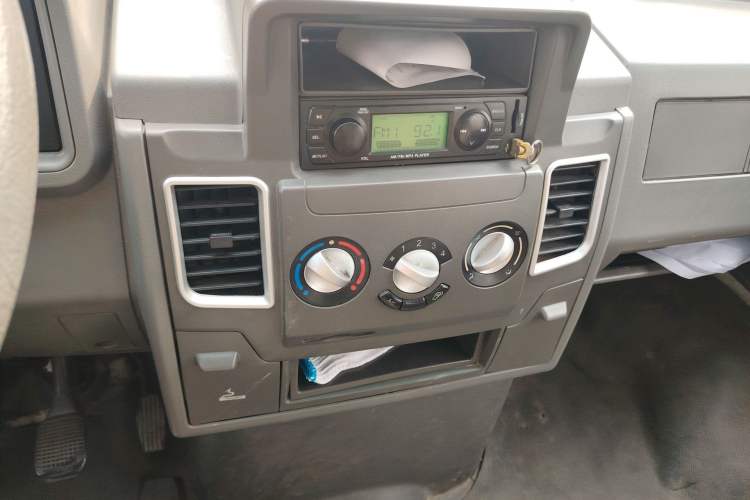 Used Iveco Daily 2014 2.5T-A35 NJ6484ACM47Z4