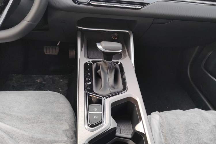 Used Geely Auto Emgrand 2026 Model 4th Generation 4 Millionth Anniversary Edition 1.5L CVT Feiyue Edition