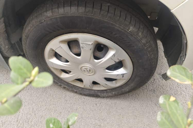 Used BAIC Weiwang M20 2014 1.5L Basic Version DAM15DL Right Front Wheel Hub