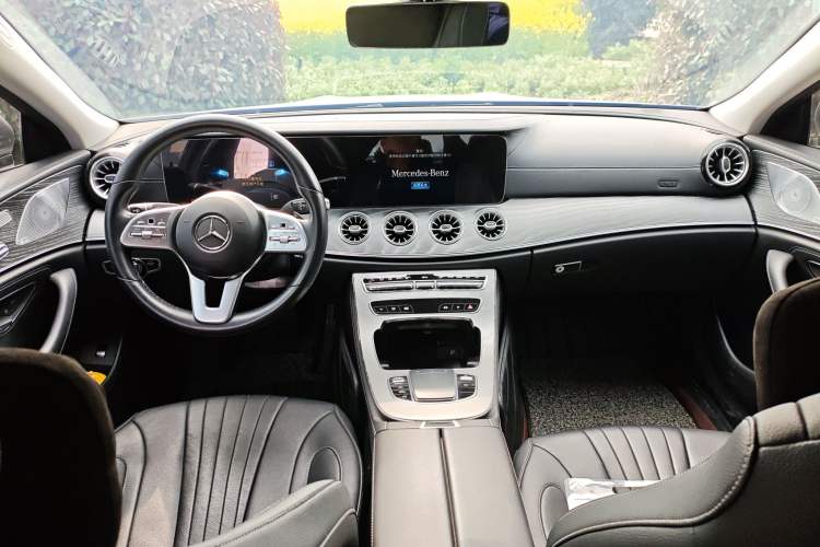 Used Mercedes-Benz CLS 2021 CLS 300 Sport Edition Center Console