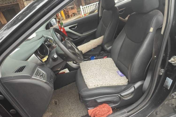 Used Hyundai Elantra (5th Generation / Langdong) 2012 1.6L Manual Leading Model