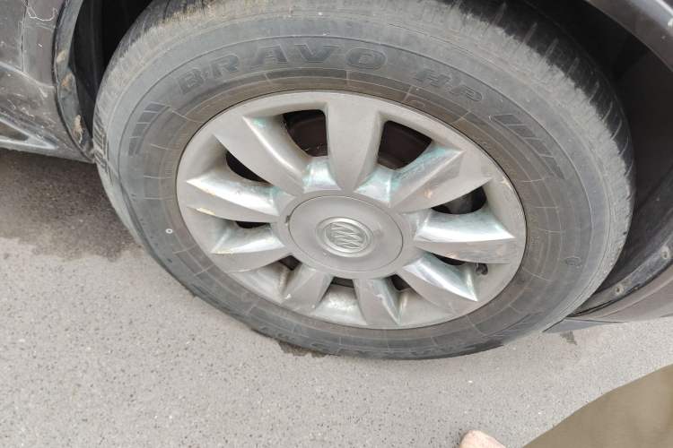 Used Buick Enclave 2014 3.6L Two-Wheel Drive Elite Comfort Version